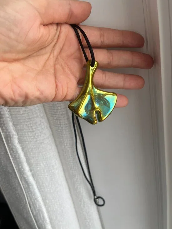 Zsolnay Hungary Eosin Ginkgo Leaf Pendant Necklace - Iridescent Green Gold - Picture 11 of 12